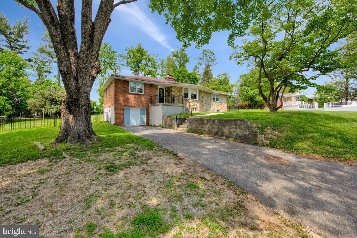 8530 Linwood Drive photo 4