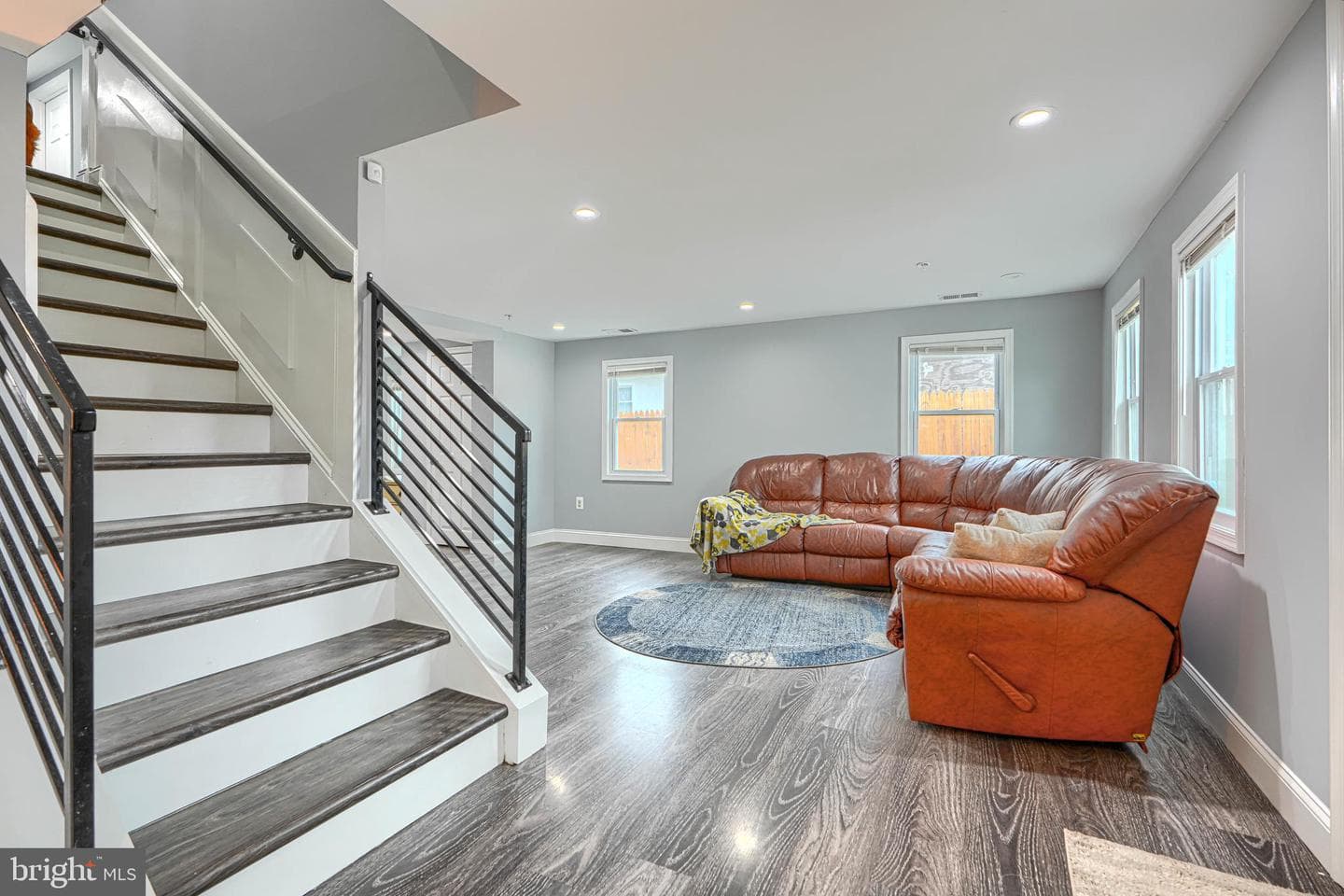 5797 Railroad Avenue photo 11
