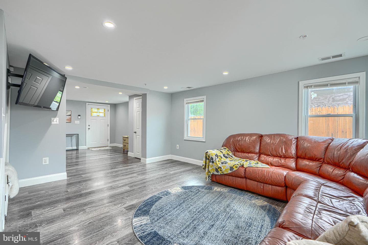 5797 Railroad Avenue photo 13