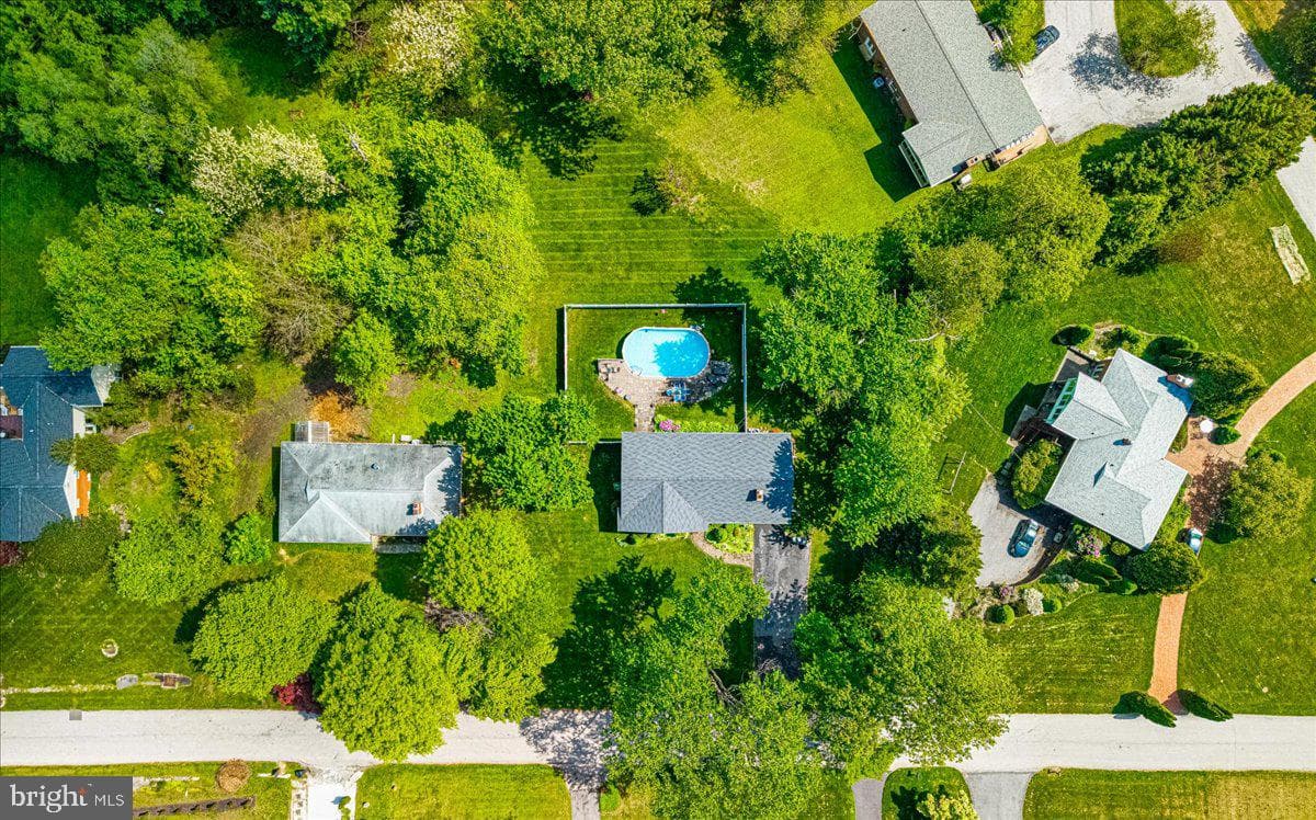 6433 Amherst Avenue photo 43