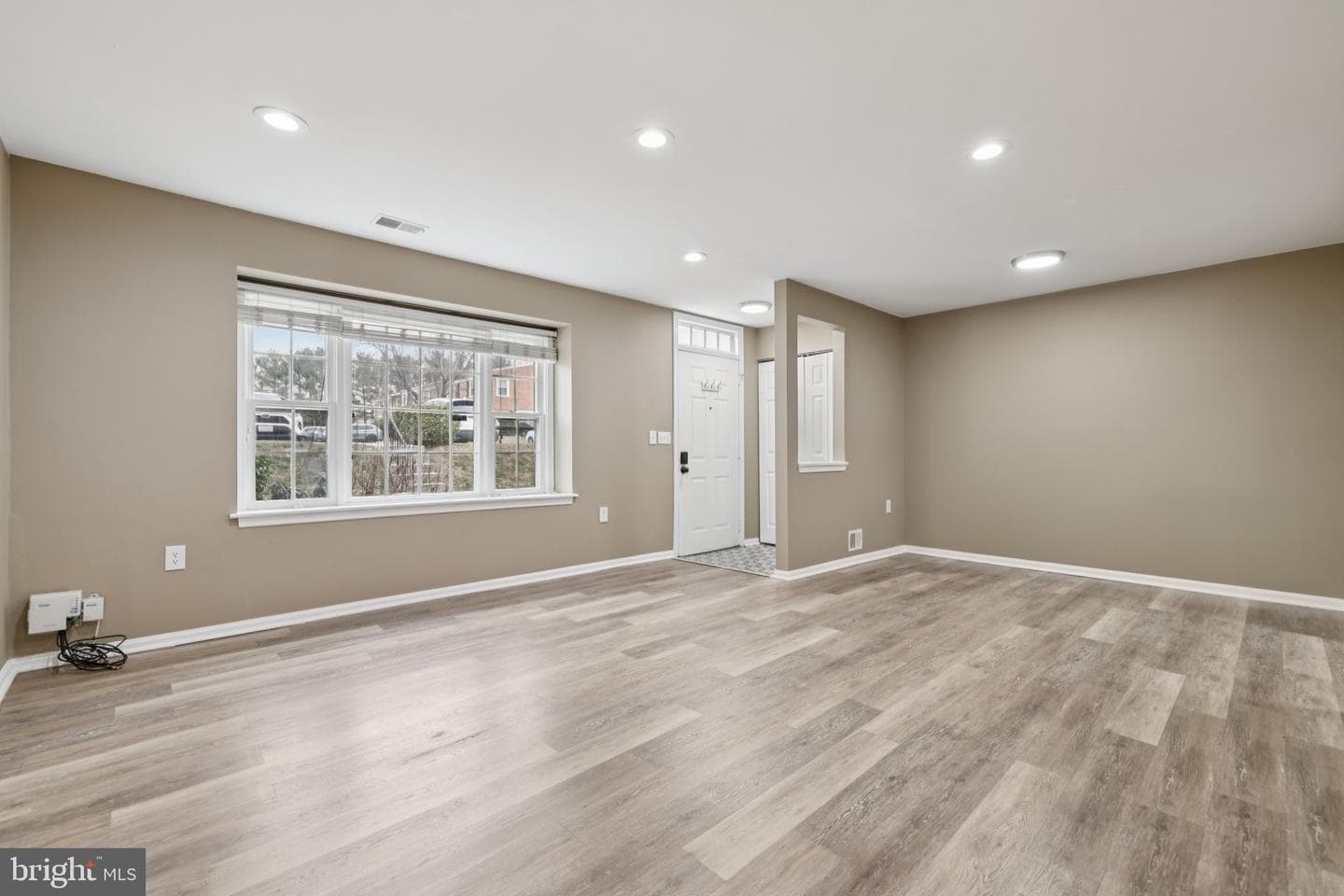 9075 N Laurel Road #E photo 4