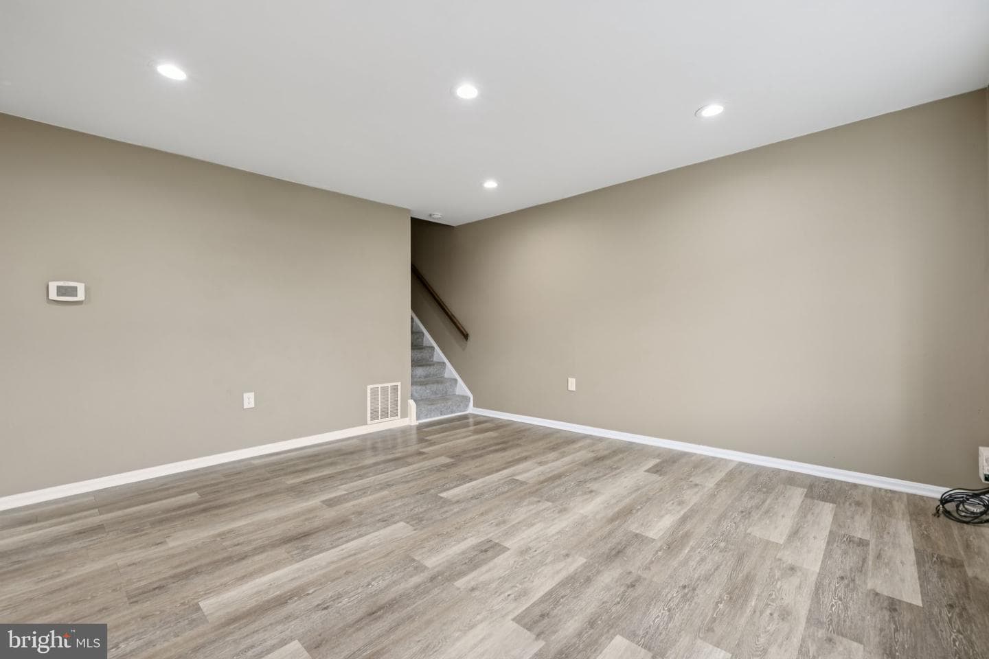 9075 N Laurel Road #E photo 5