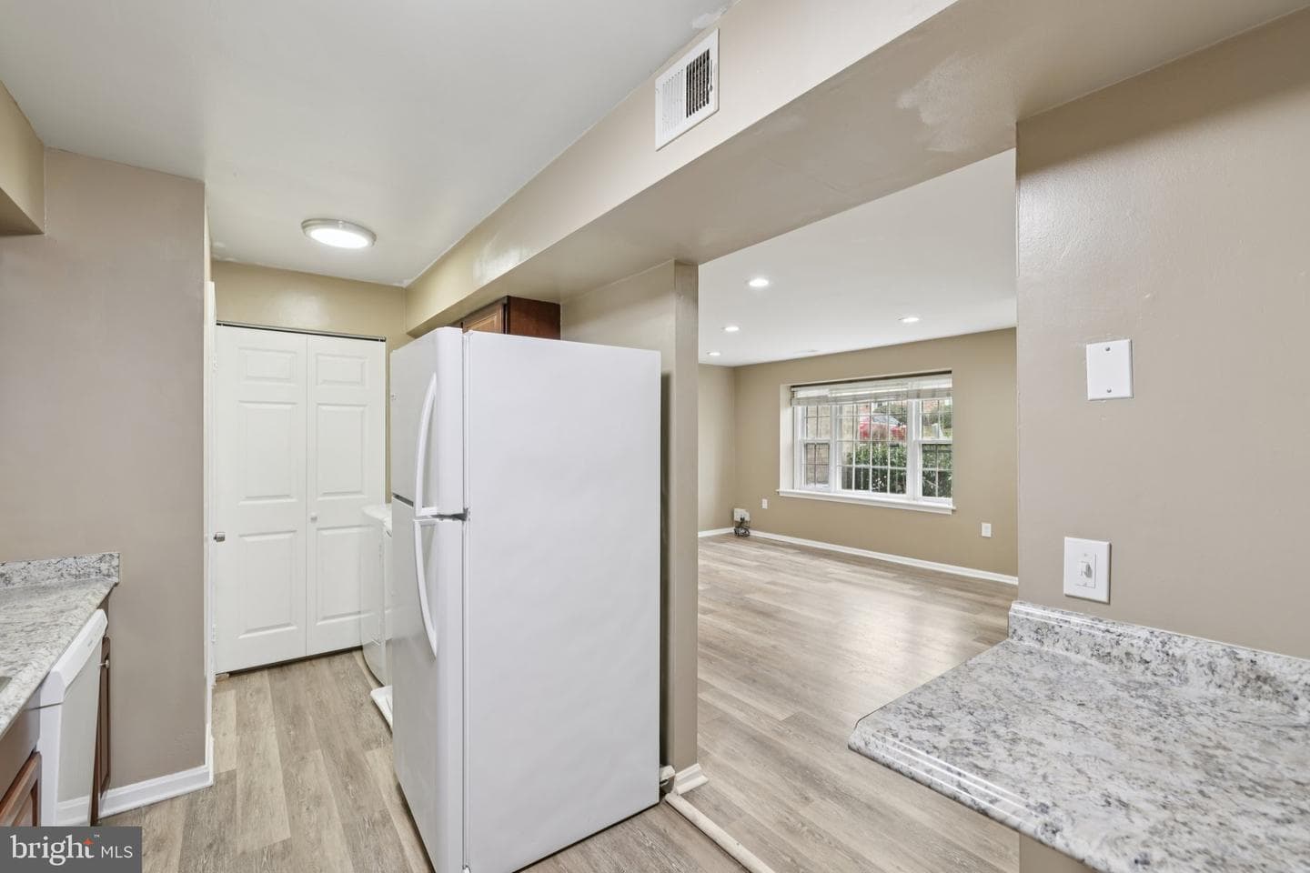 9075 N Laurel Road #E photo 8