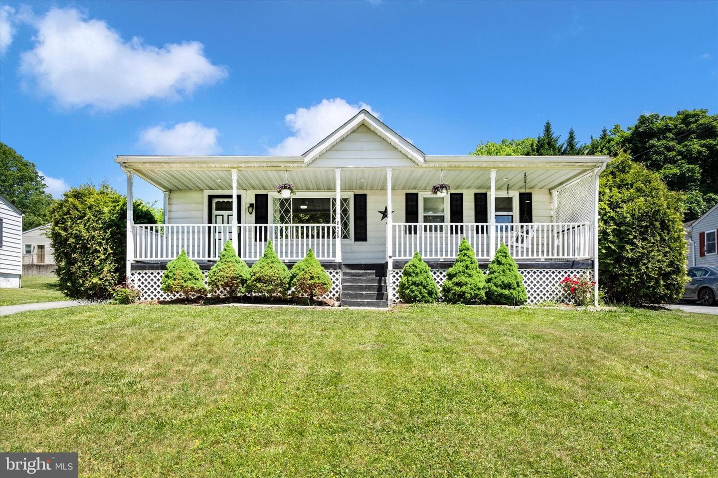 8409 Woodward Street, Savage