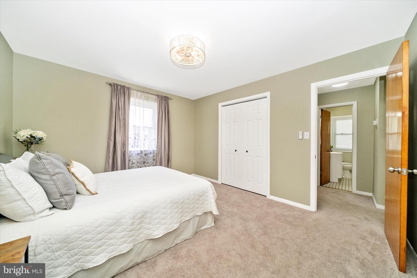8409 Woodward Street photo 23