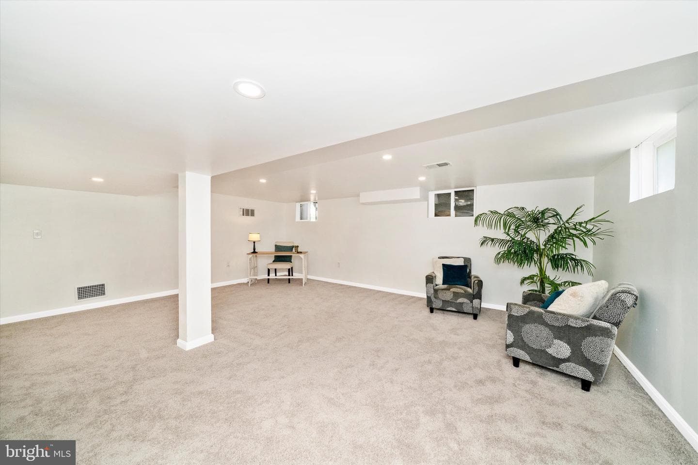 8409 Woodward Street photo 33