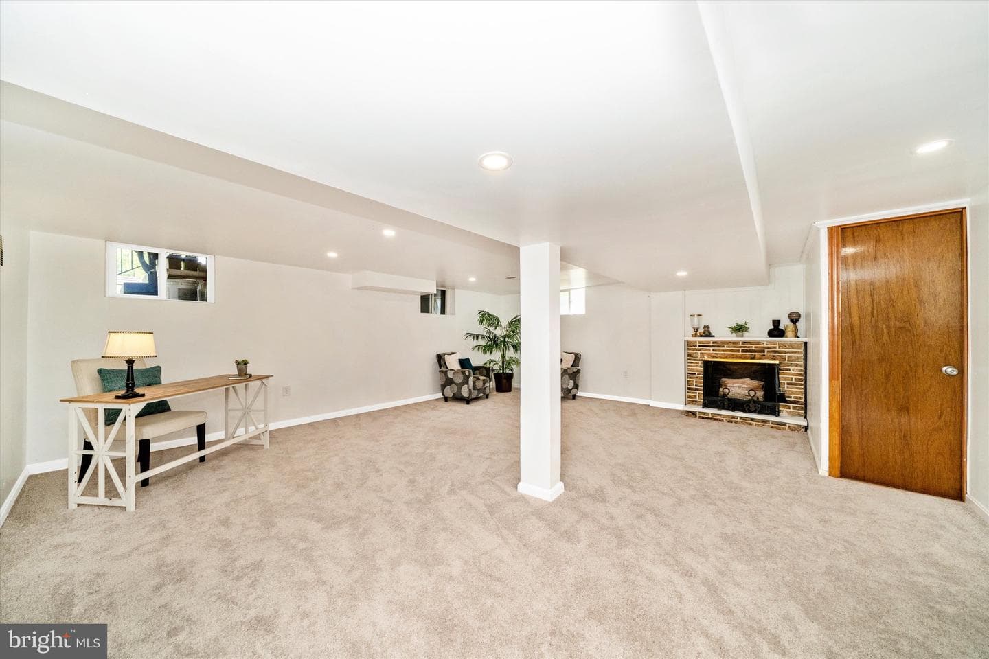8409 Woodward Street photo 35