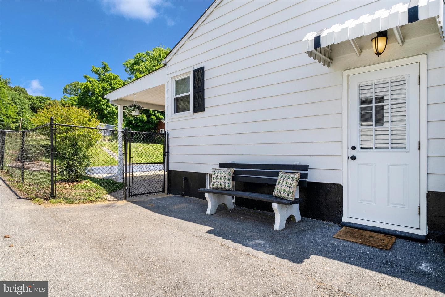 8409 Woodward Street photo 41
