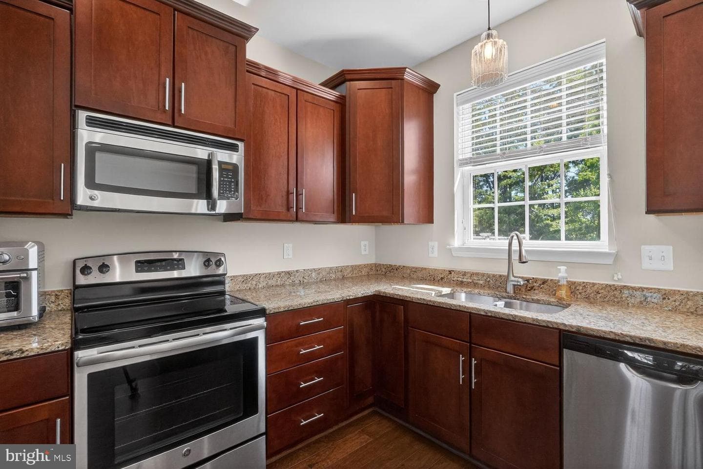9209 Maggies Way photo 4