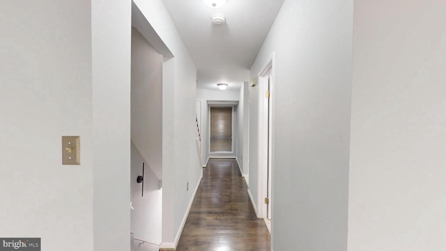 10298 Greek Boy Place photo 29