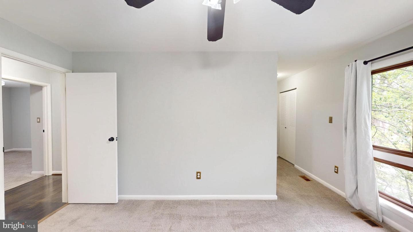 10298 Greek Boy Place photo 41