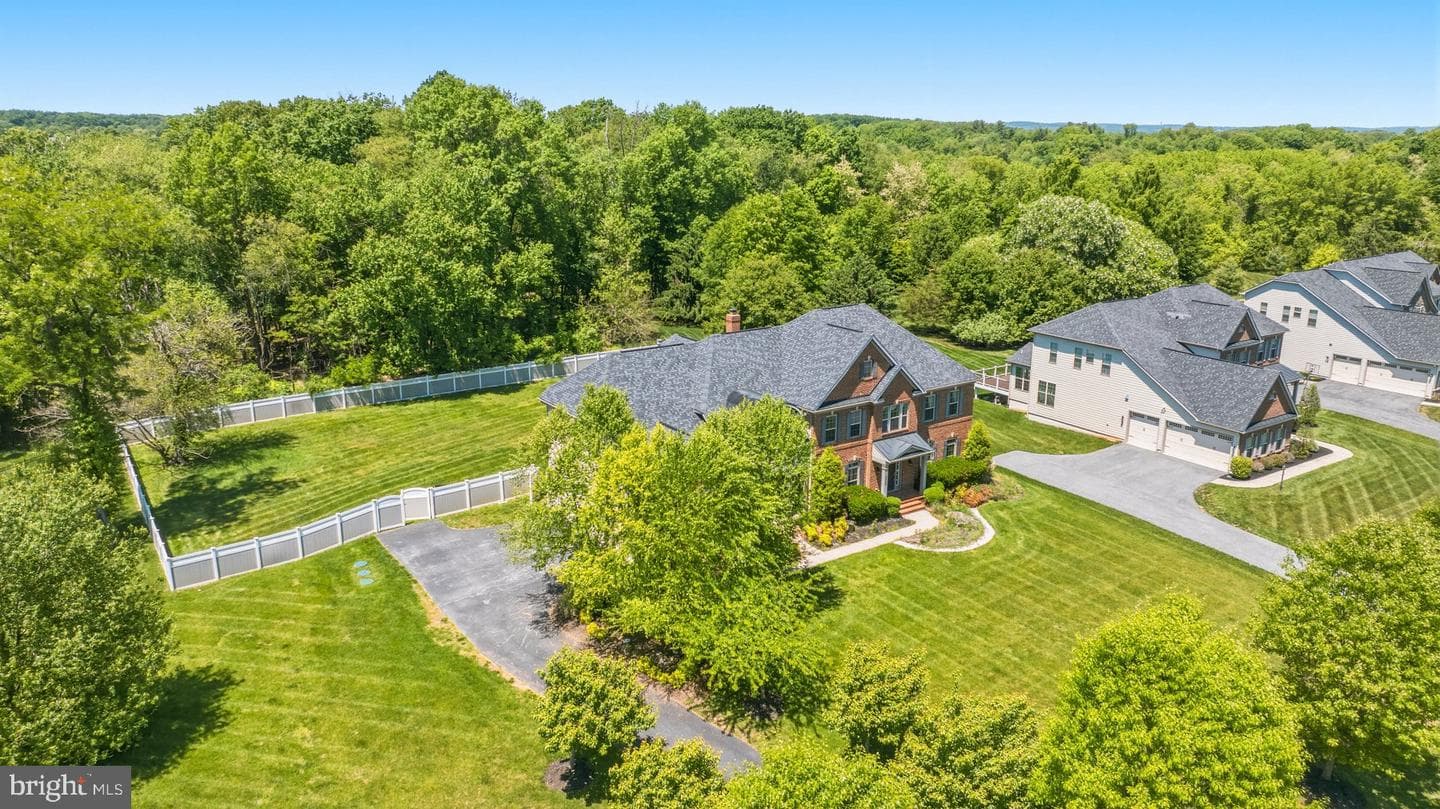 2025 Drovers Lane photo 52
