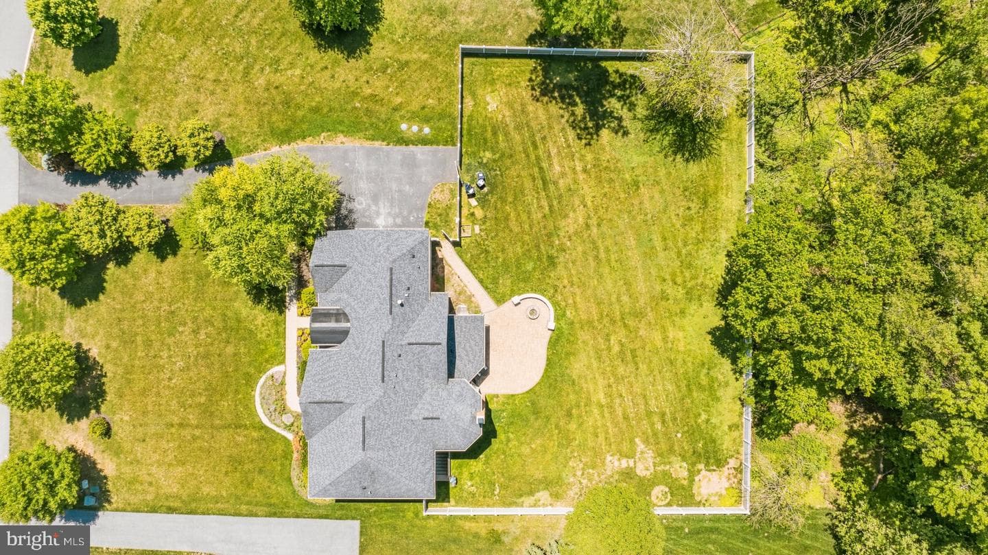 2025 Drovers Lane photo 58