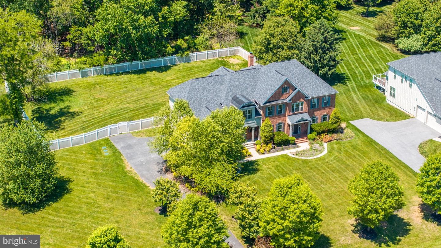 2025 Drovers Lane photo 65