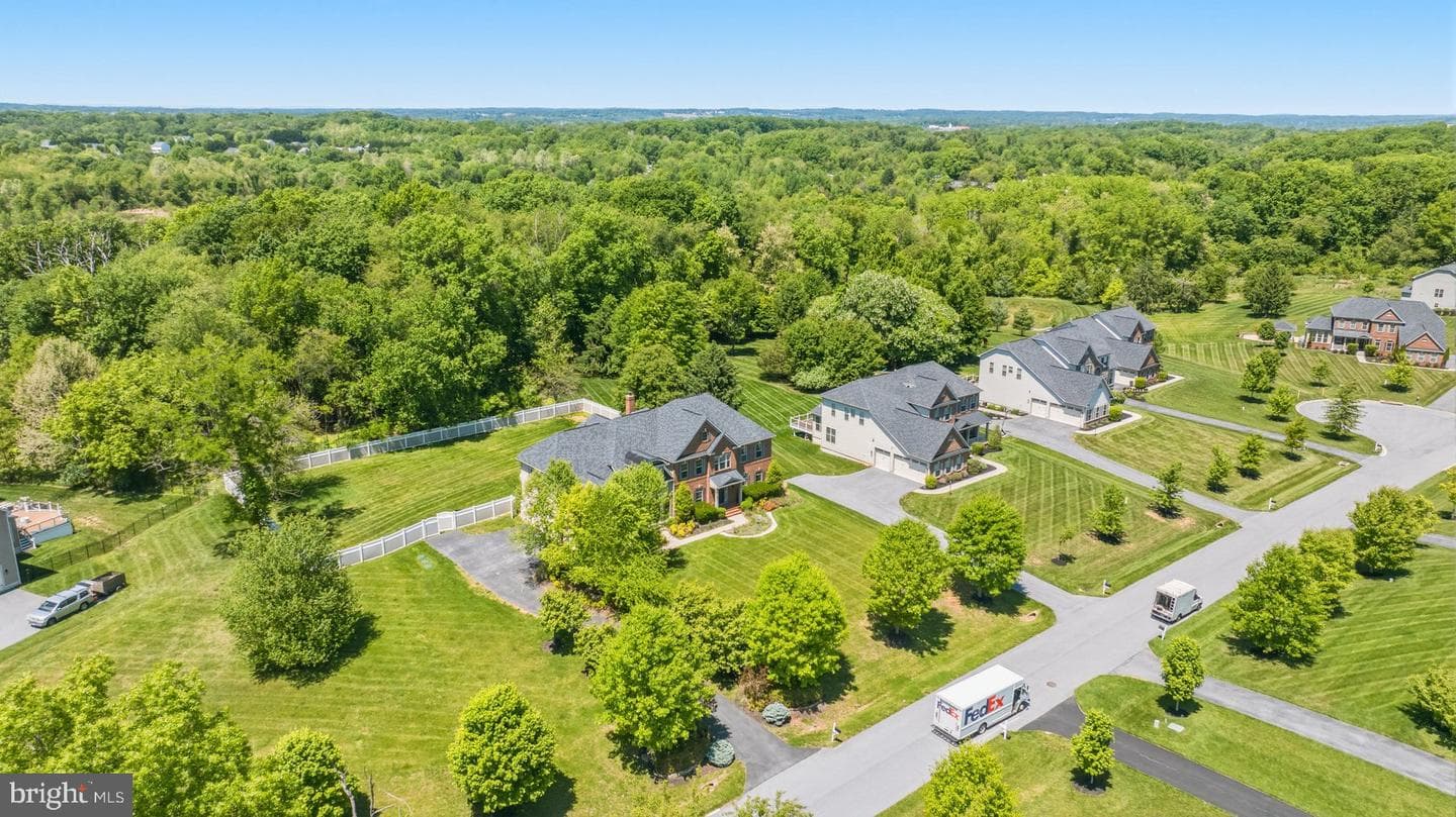 2025 Drovers Lane photo 68