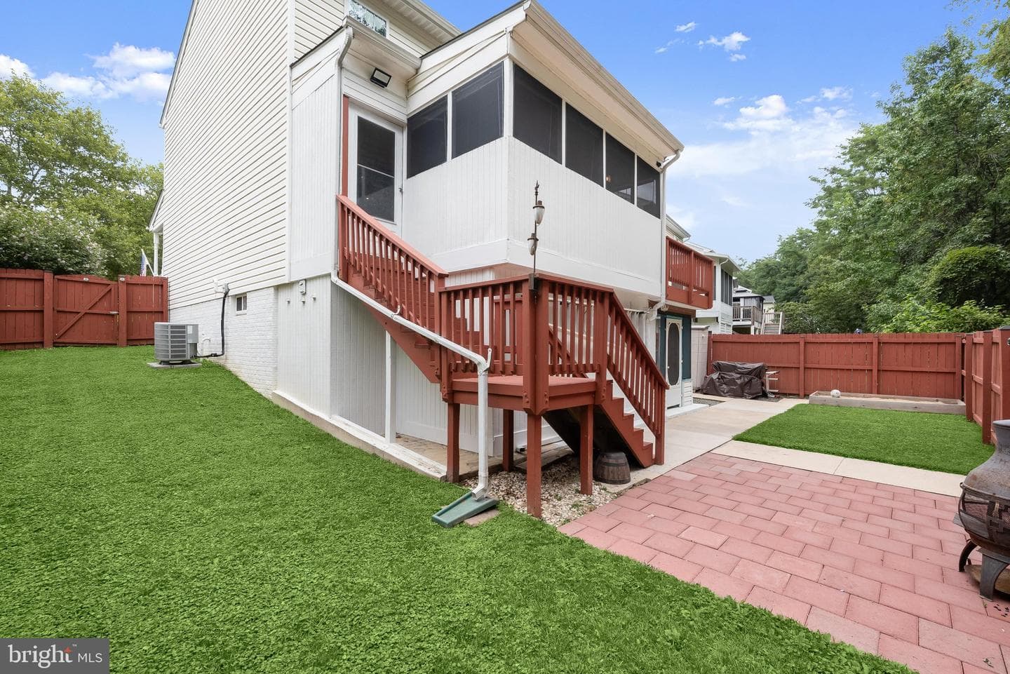 6584 Huntshire Drive photo 32