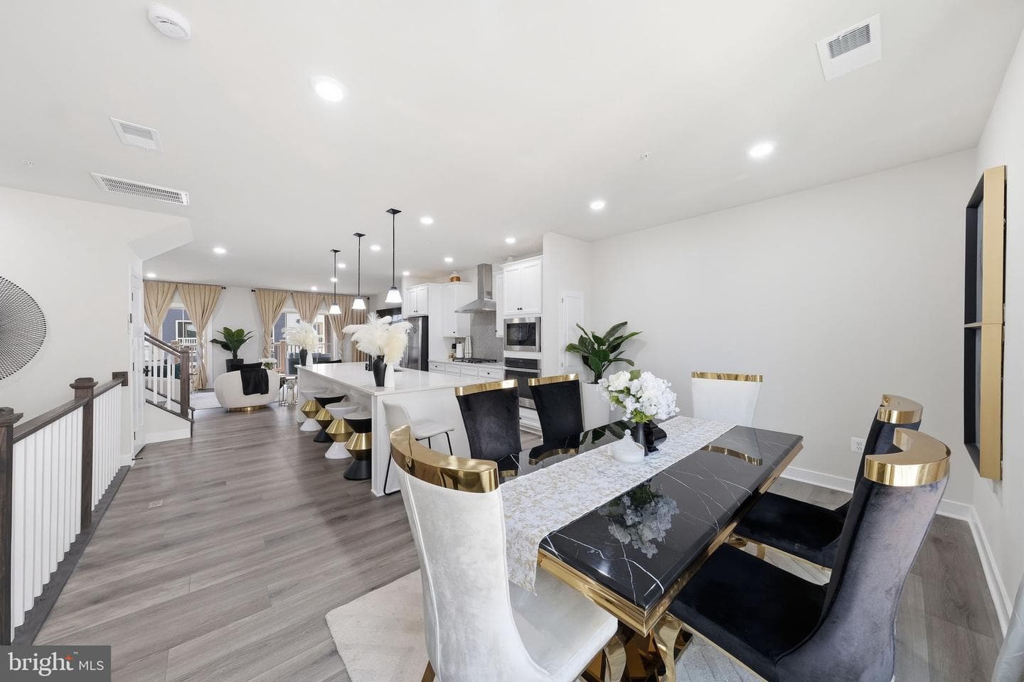 2542 Verona Pl # B photo 12