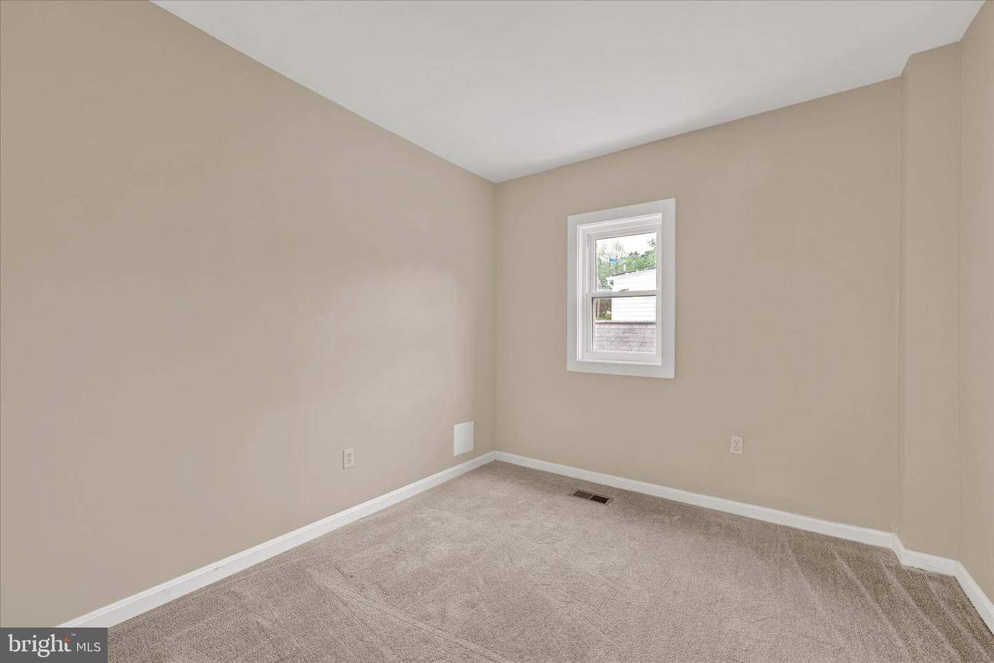 8511 Frederick Road photo 27