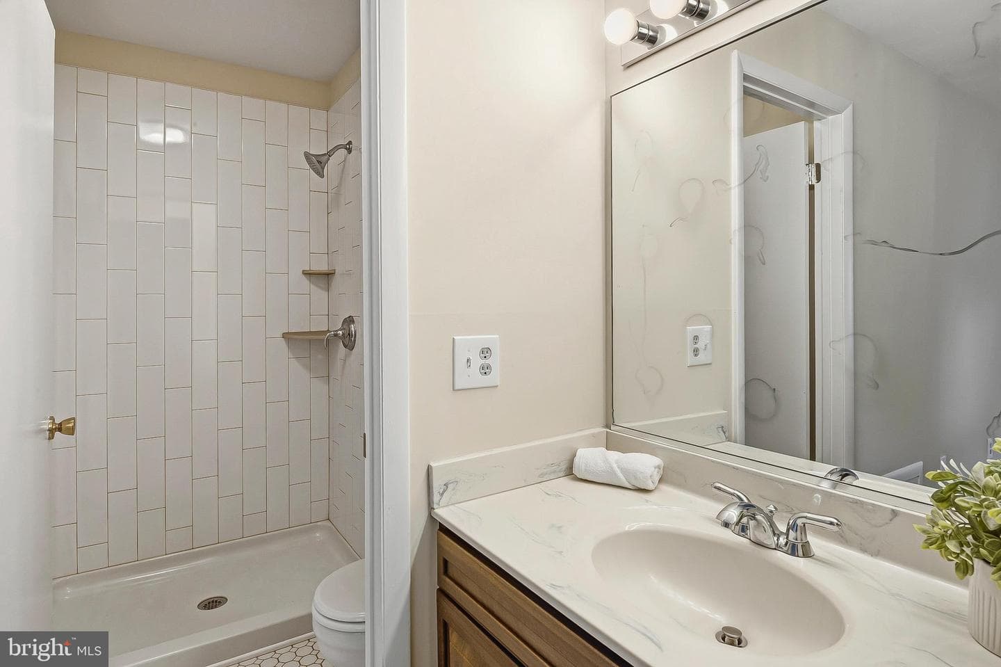 7454 Sea Change photo 20