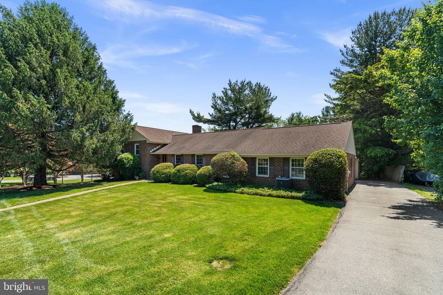9187 Furrow Avenue photo 2
