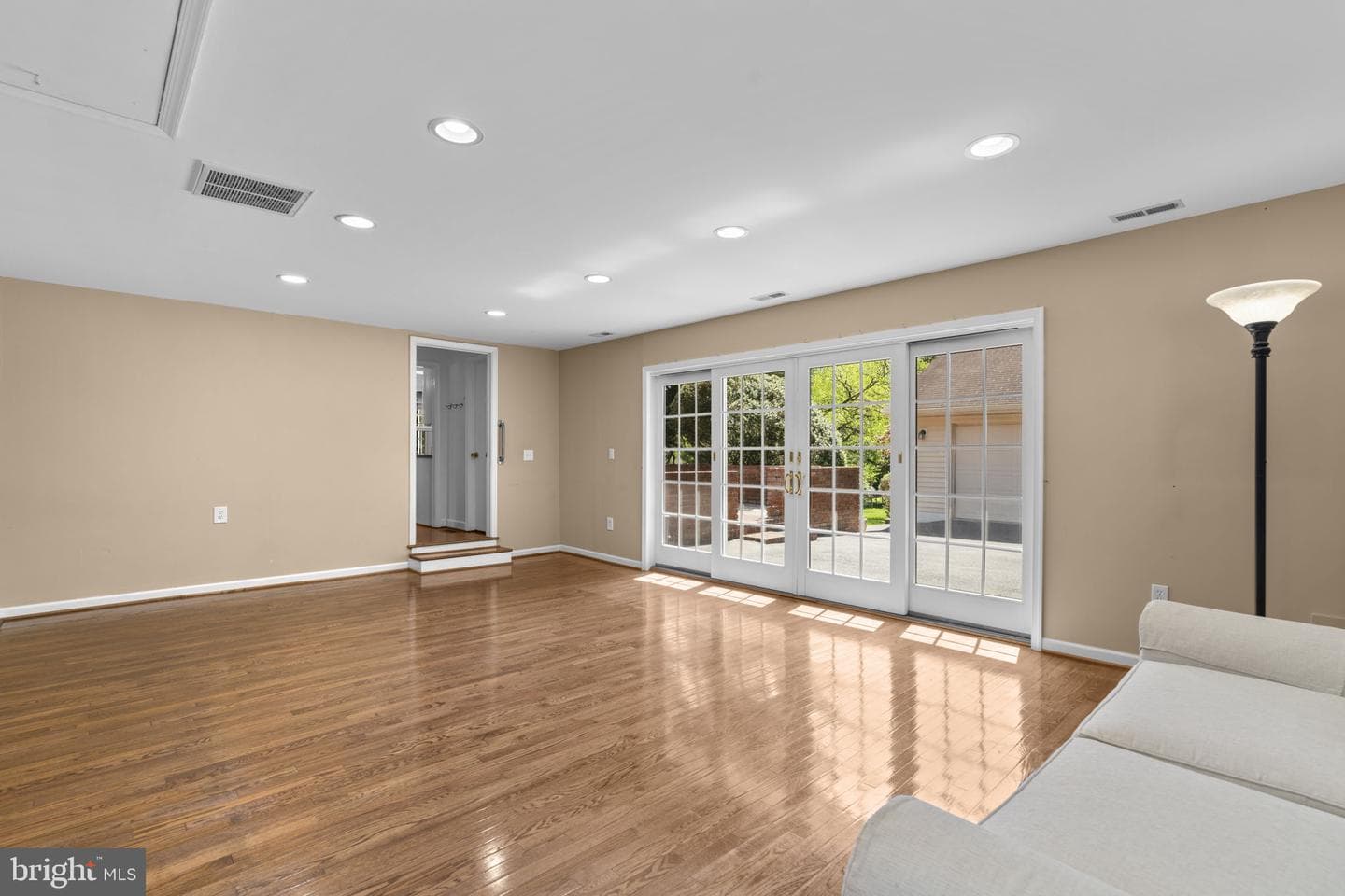 9187 Furrow Avenue photo 23