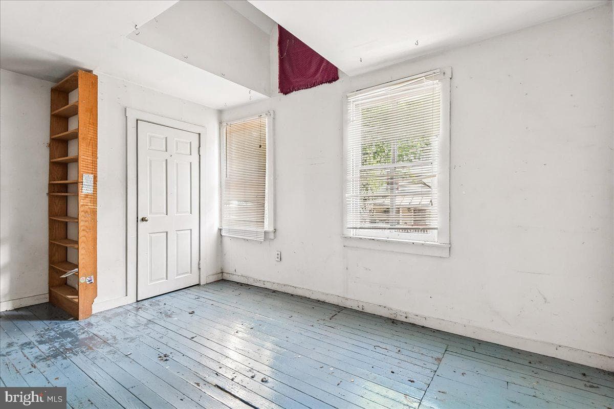 8472 Frederick Road photo 15
