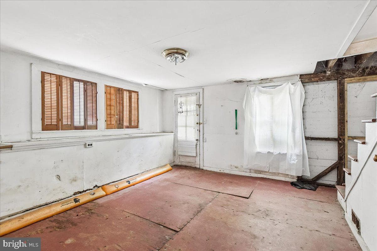 8472 Frederick Road photo 18