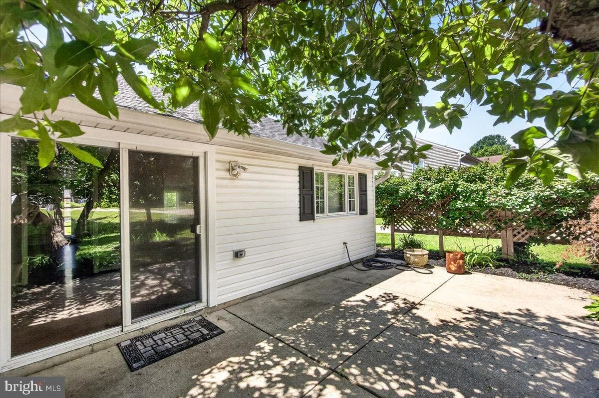 6630 Windsor Court photo 15