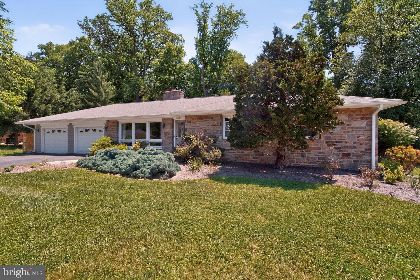 3029 Ramblewood Road photo 2