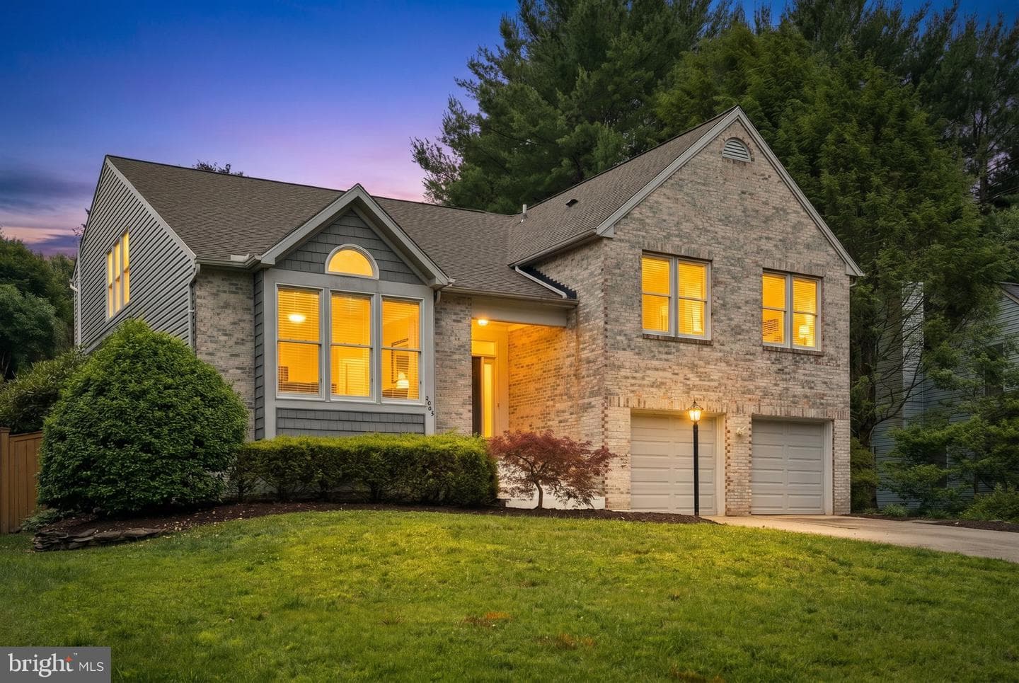 2389 Ballard Way photo 4