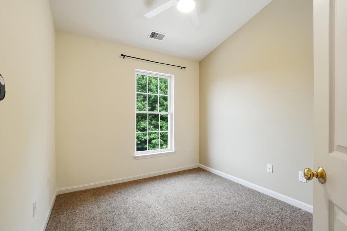 8910 Dawson Manor Drive photo 32