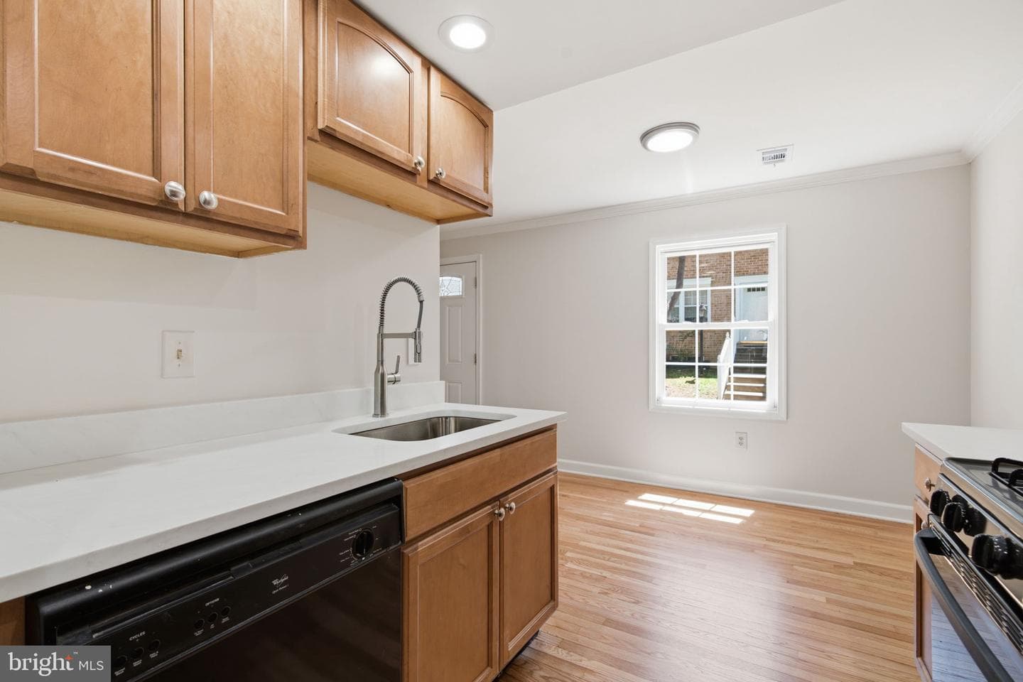 5828 Alderleaf Place photo 10