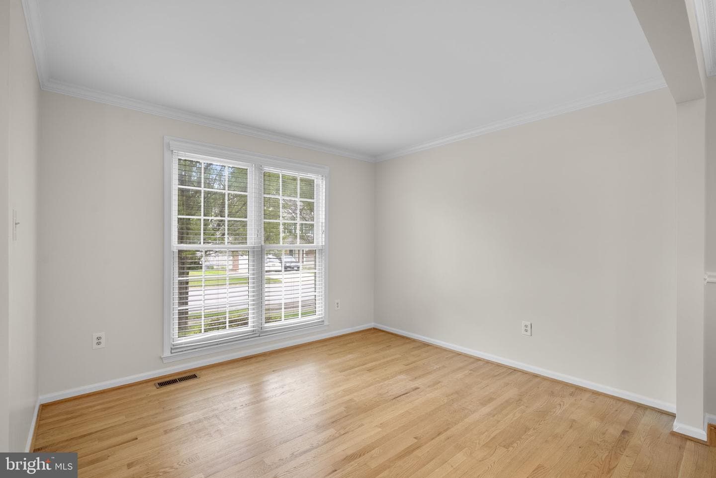 8004 Roland Court photo 2
