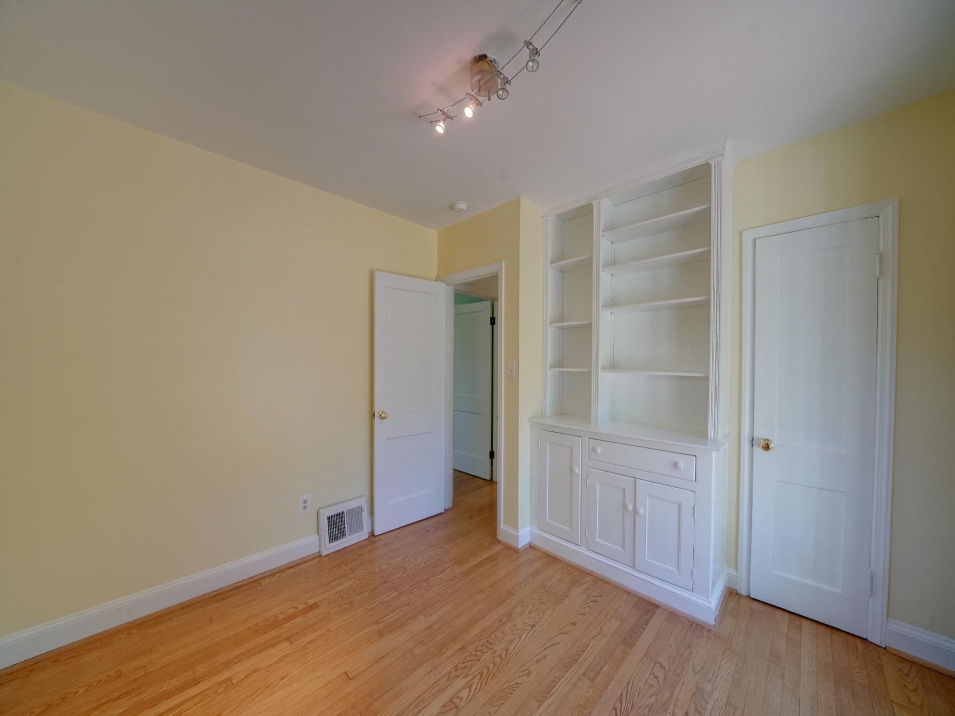 12351 Scaggsville Road photo 16