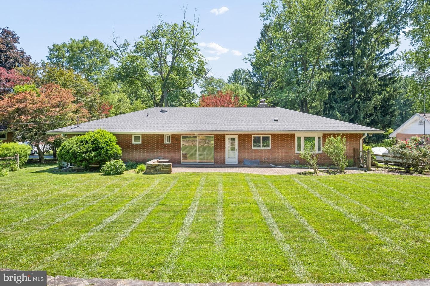 9710 Hillsmere Road photo 35