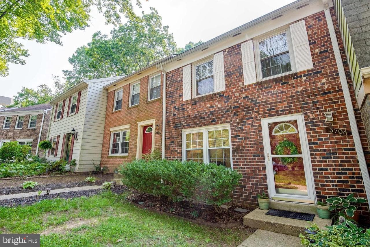 5704 Yellowrose Court photo 4