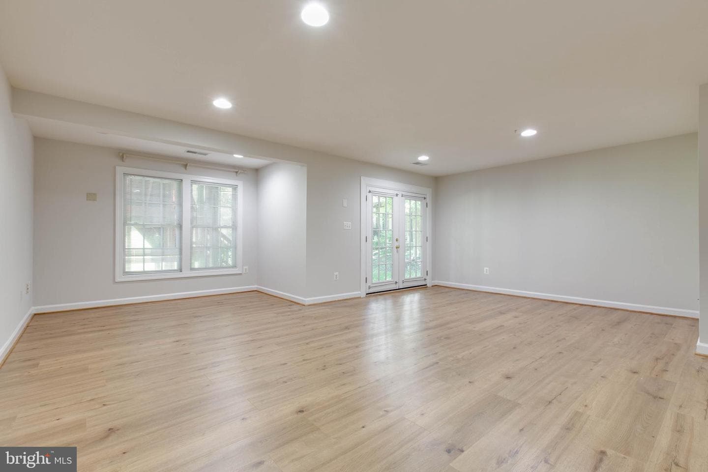 10665 Hillingdon Road photo 41