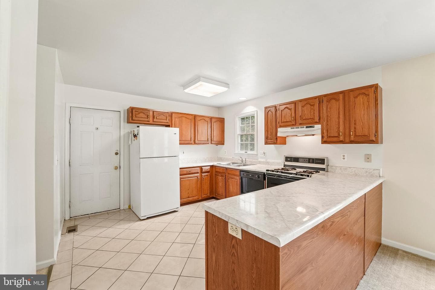 4820 Lauren Court photo 3
