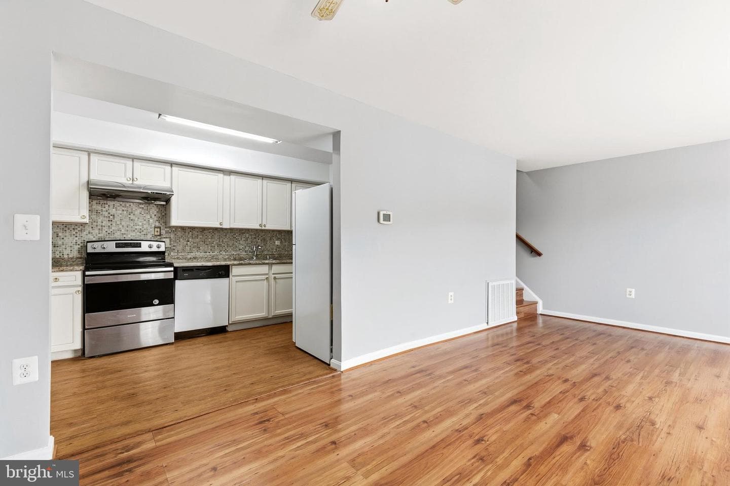 9075 N Laurel Road #o photo 13