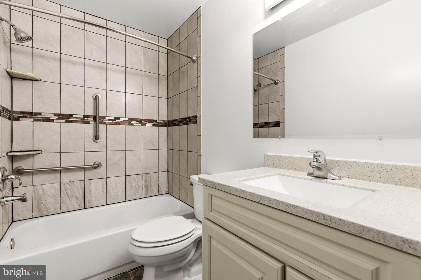 9075 N Laurel Road #o photo 24