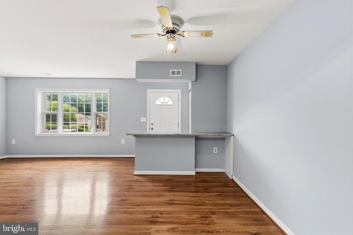 9075 N Laurel Road #o photo 5