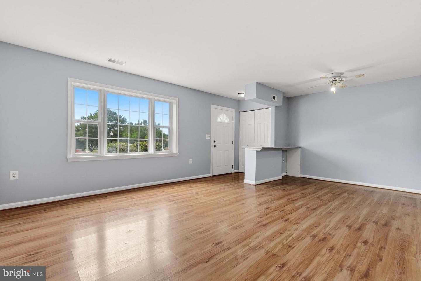 9075 N Laurel Road #o photo 7