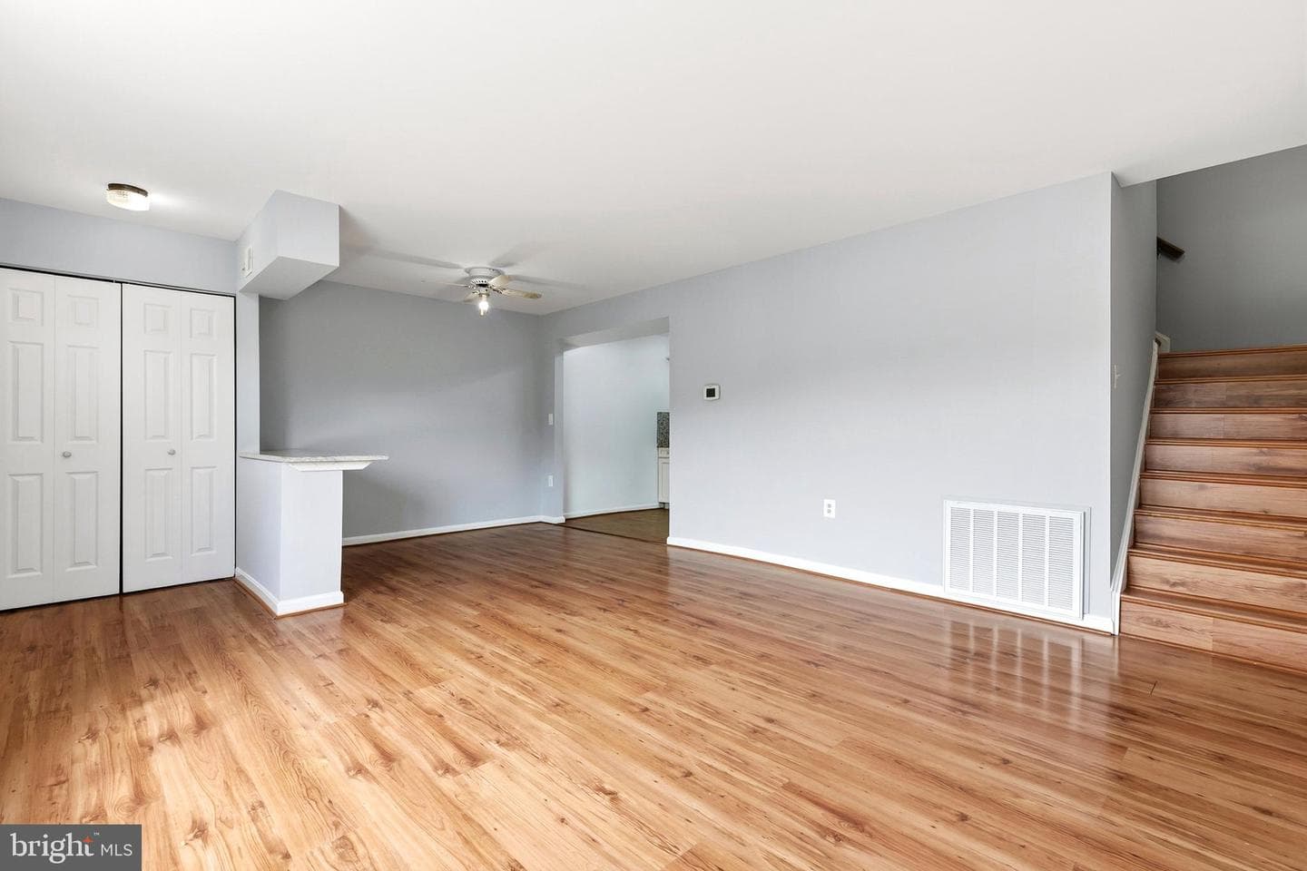 9075 N Laurel Road #o photo 9