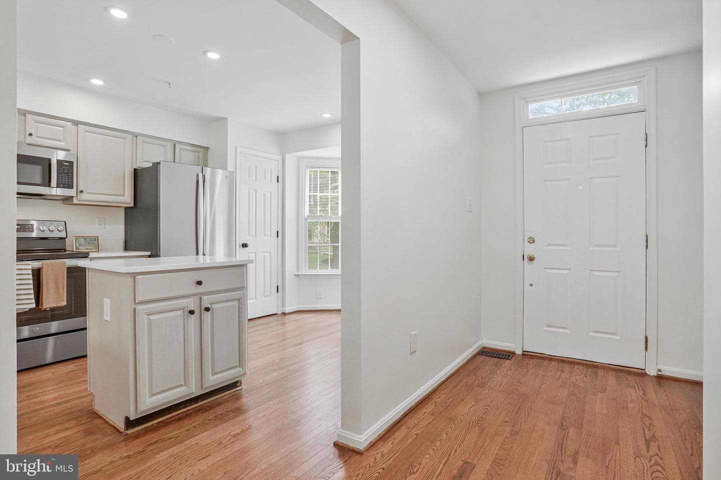 6325 Hampton Place photo 4