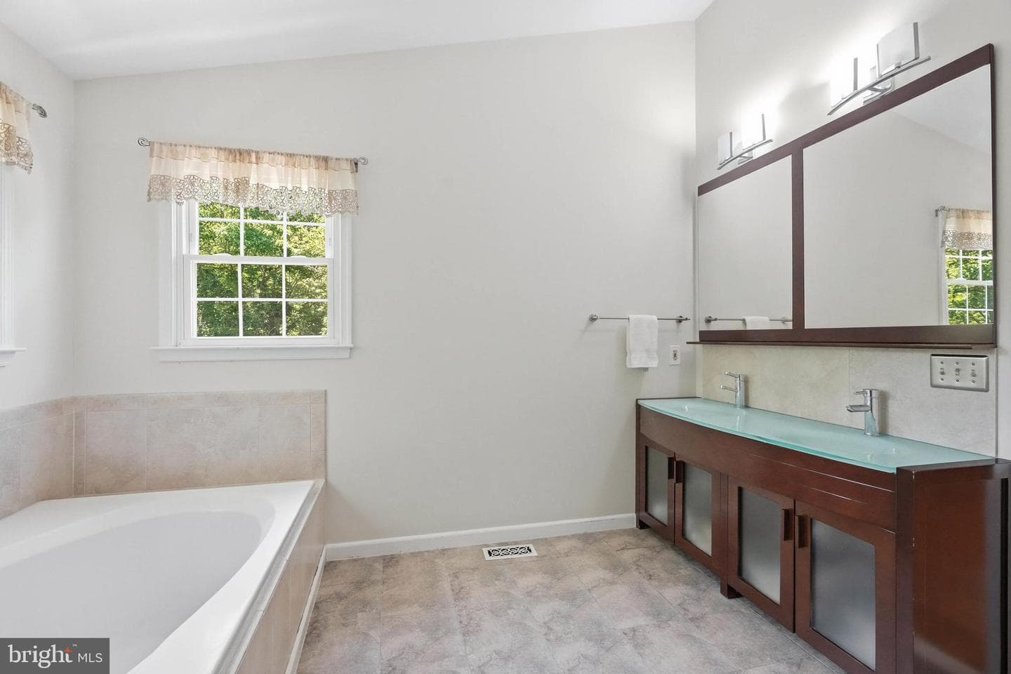 2704 Glenwood Court photo 20
