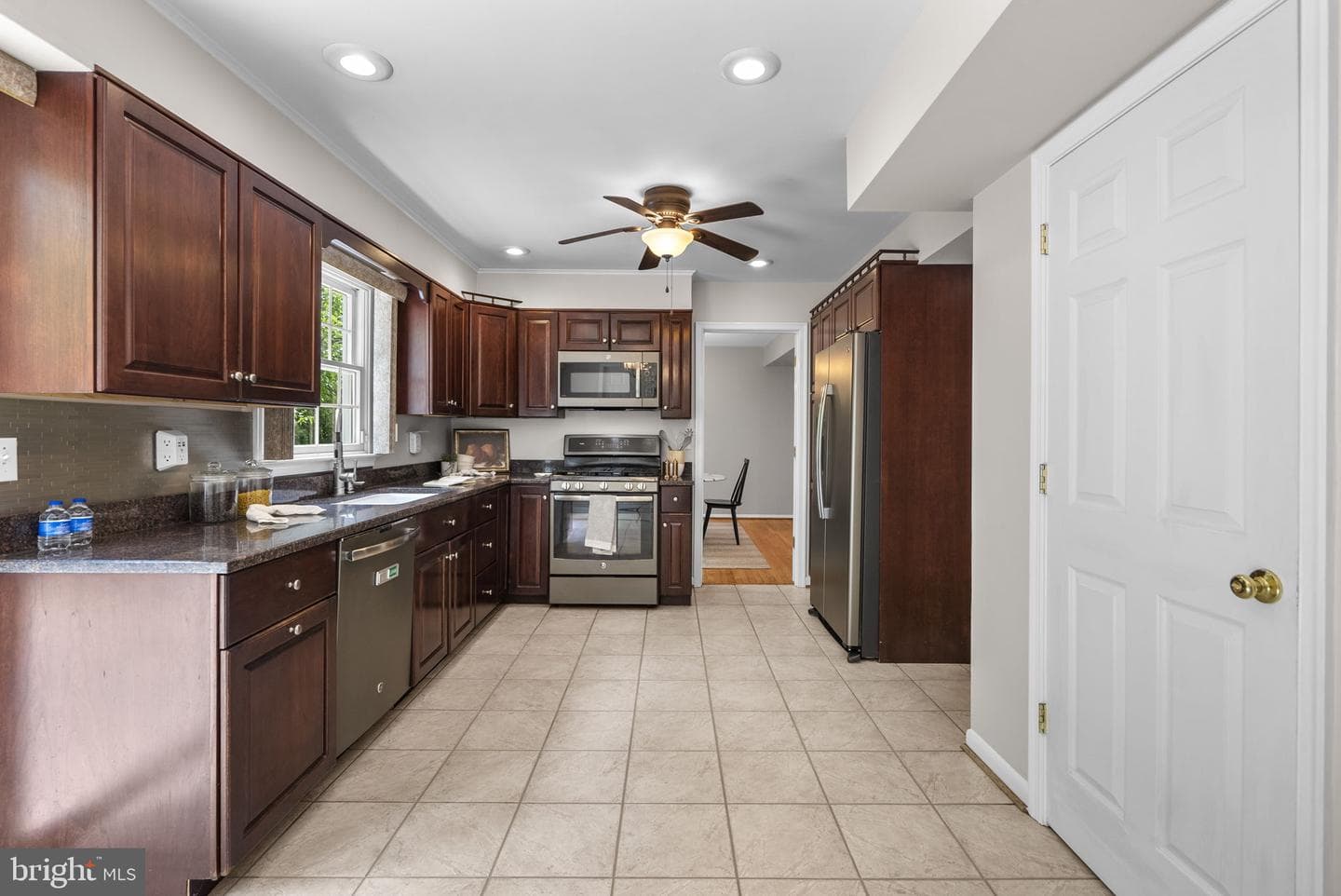 3525 Font Hill Drive photo 12