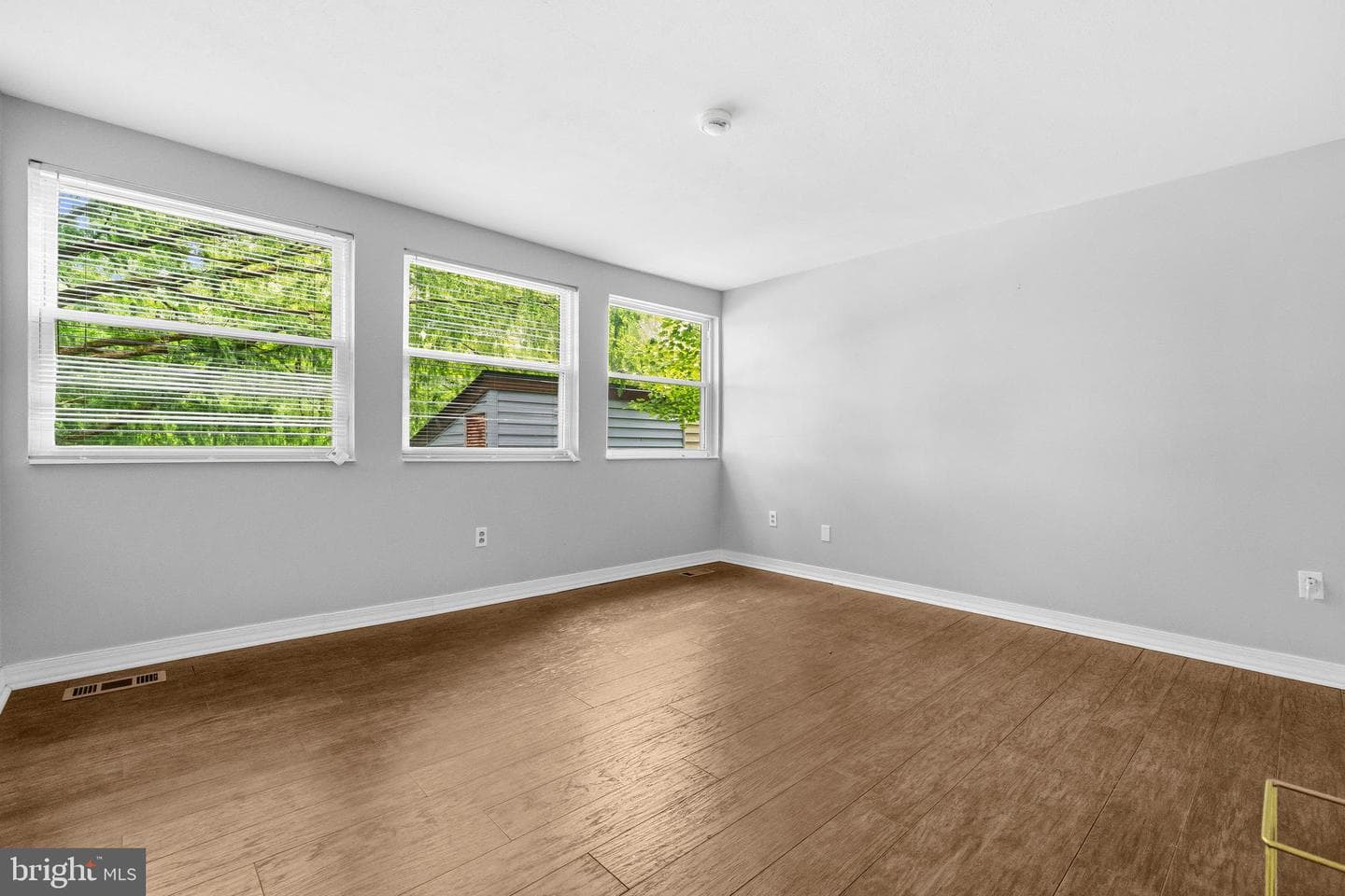 9076 Goldamber Garth photo 29