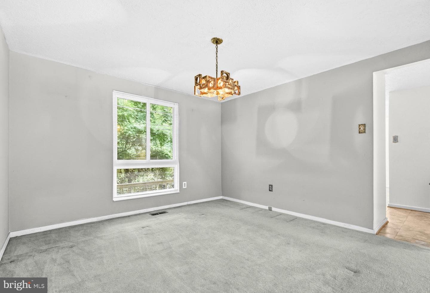9076 Goldamber Garth photo 7