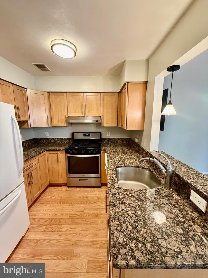 6235 Sandpiper Court #2 photo 9