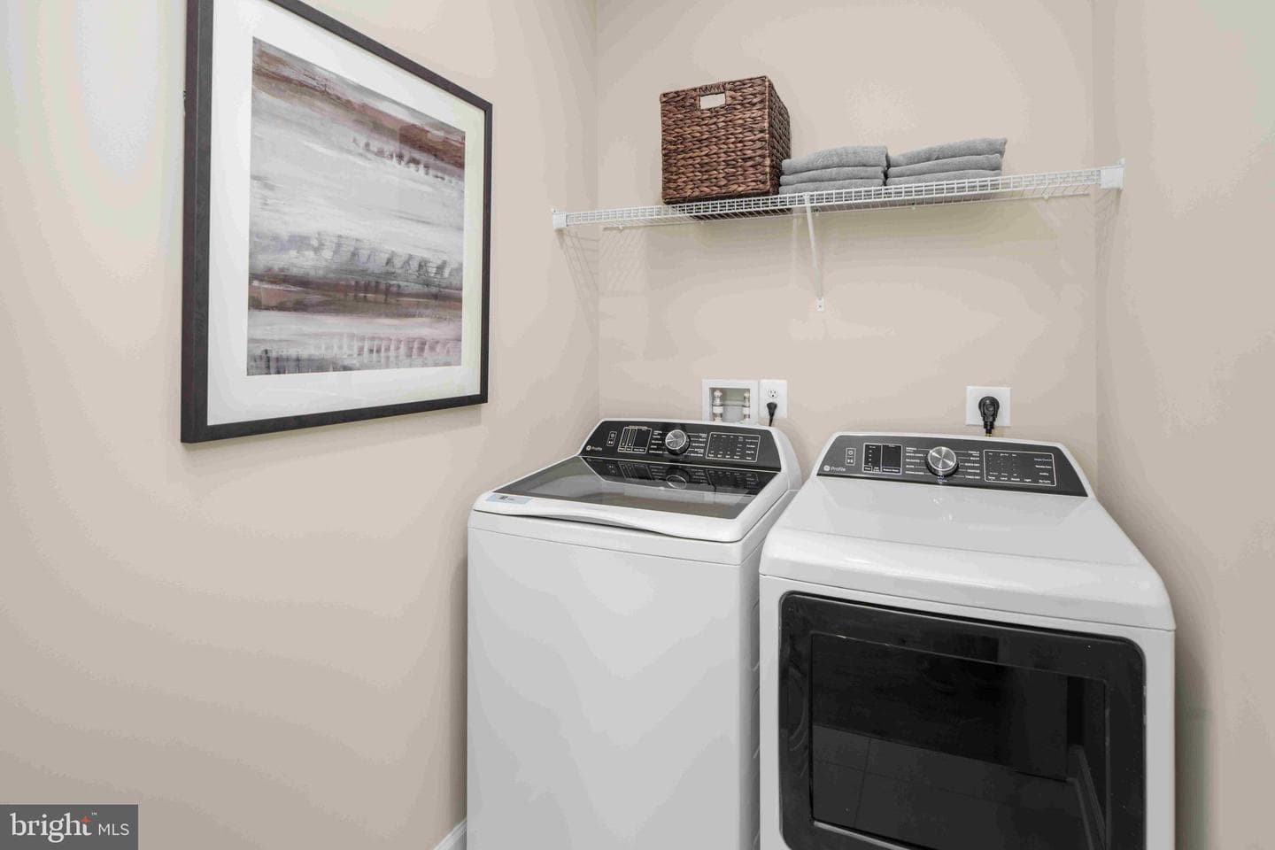 5439 Pondview Ln photo 17